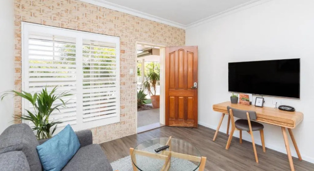 Апартаменты Coopers Colonial Motel