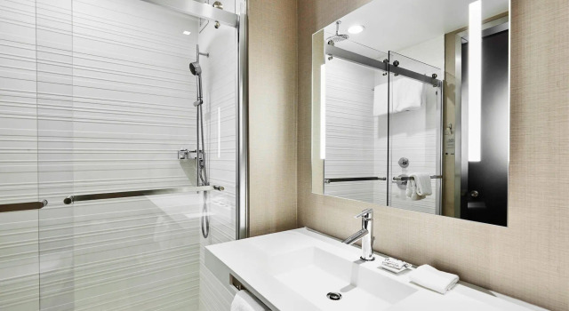 Двухместный номер Standard AC Hotel by Marriott Cincinnati at The Banks