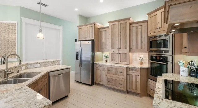 Коттедж с 3 комнатами Lost Treasure, New Property, 3 BR+, Guest Suite, Ocean View, Pets, Sleeps 8
