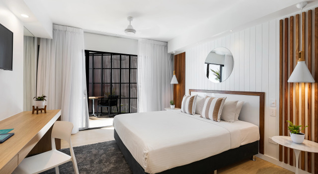 Coral Sea Resort, Забронировать Курортный отель Отели Эрли-Бич 4 звезды, рядом с Рынок пляжа Эйрли, 4*