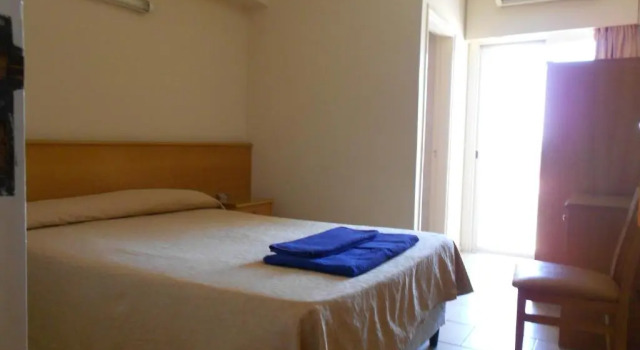 Номер Standard Denis Hotel