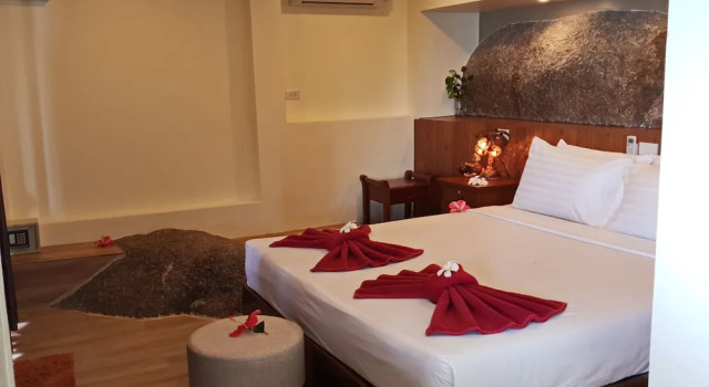 Студия Premier Цокольный этаж c 1 комнатой с балконом Laem Sila Resort