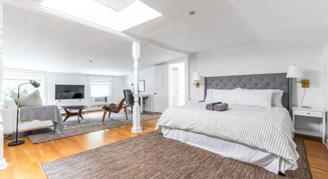 Adelphi II by Rove Travel 3BR Ft Greene w Deck, Забронировать Апартаменты/квартира Отели Нью-Йоркской агломерации с парковкой, Парковка