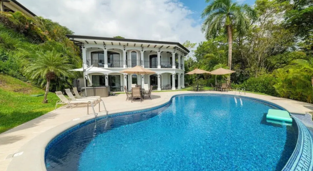 Коттедж Luxury Stay In CR Los Sueños Condos