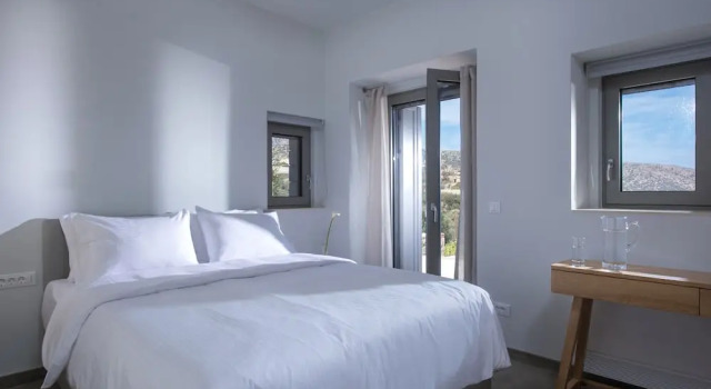 Luxurious Sea View Villa in Agios Nikolaos, Забронировать Отель Отели East Crete с парковкой, Парковка