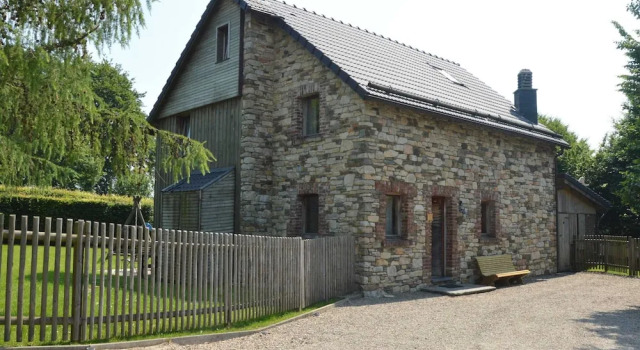 Chalet Retreat With Sauna, Rezervovat Chata Hotely v Lutych s parkováním, Parkování