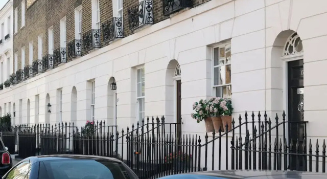 Коттедж с 2 комнатами At Home in Chelsea