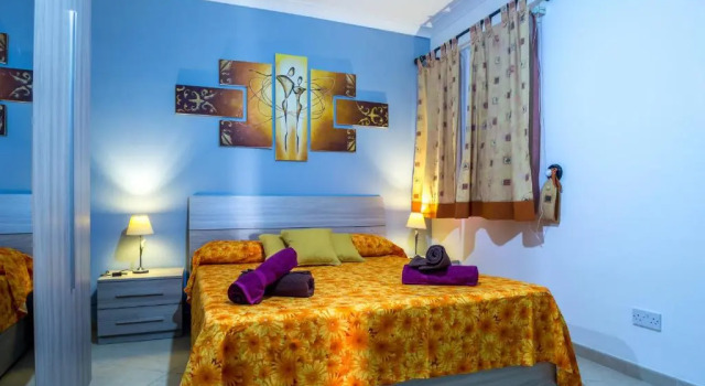 SeaView Apartment in Saint Thomas Bay, Prenota Appartamento Marsaskala Malta
