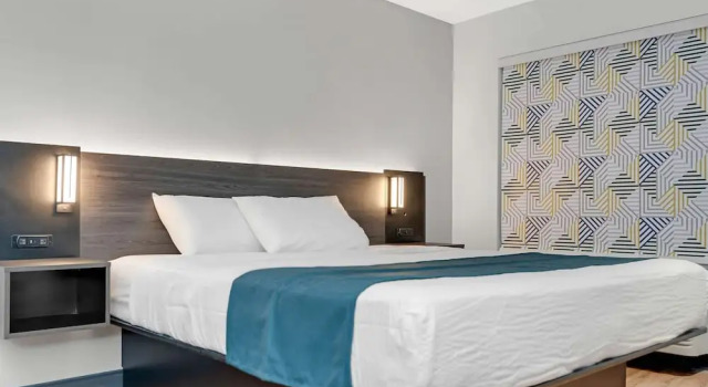 Номер Standard Studio 6 Suites Stockton, CA Waterfront