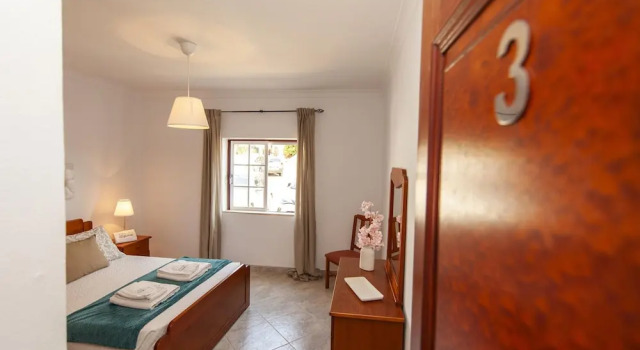 W 03 - Bedroom 3 in Topside Luz Guesthouse, Забронировать Апартаменты/квартира Апартаменты Алгарви, Апартаменты/квартира