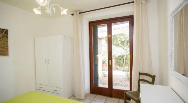 Apartment Two-room Number 3 on the seafront of Morcone-MORCONE BILO N° 3