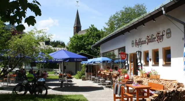 Gasthaus Faller Hof am Sylvensteinsee Bed & Breakfast, Varaa Hotelli Hotellit Baijeri pysäköinnillä, Pysäköinti