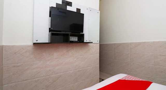 Karan Paradise By OYO Rooms