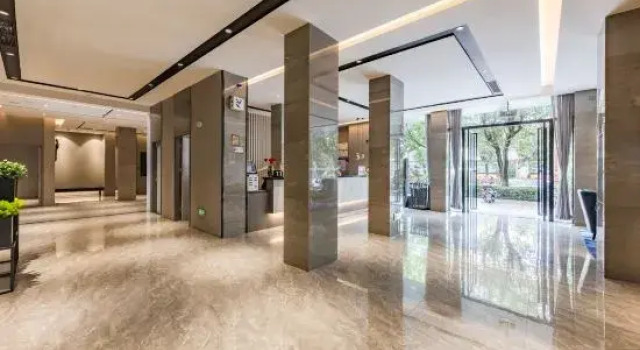 HanTing Hotel (Chuxiong Administrative Service Center Xiongbao Road), Rezerwuj Hotel Hotele w Chuxiong z parkingiem, Parking