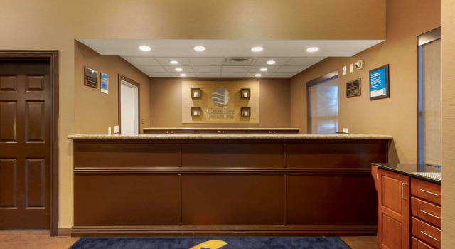 Comfort Inn & Suites Fayetteville-University Area, Забронировать Отель Фейетвилл Northwest Arkansas
