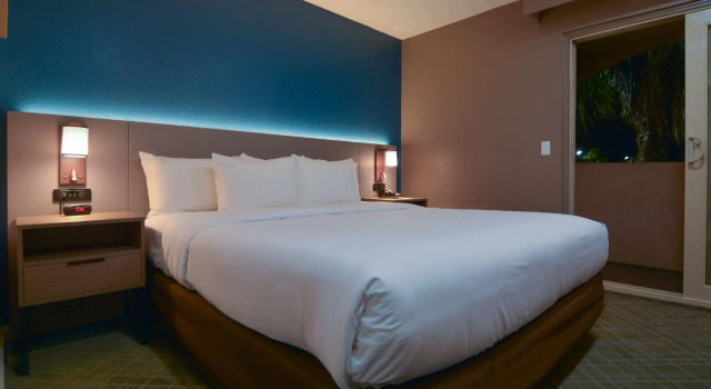 Двухместный люкс Comfort Inn & Suites Moreno Valley near March Air Reserve Base