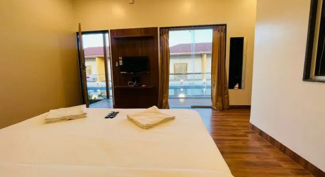 Hotel Amrai 69, Забронировать Отель Отели штата Махараштры 3 звезды, 3*