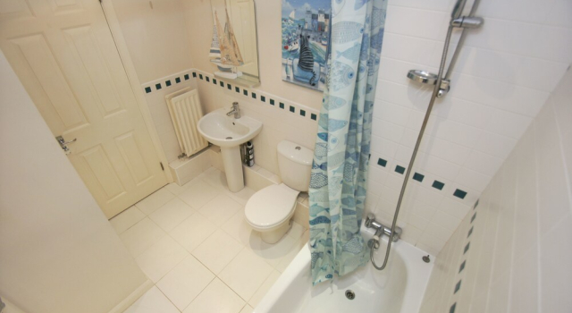 Stylish Seaside Stay - Brighton Marina Views, Забронировать Апартаменты/квартира Отели Исторического графства Суссекса с парковкой, Парковка