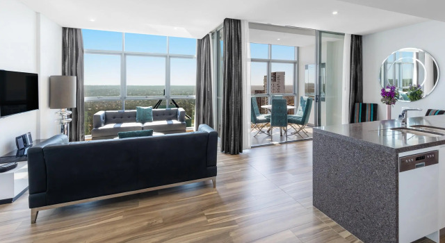 Люкс с 3 комнатами Meriton Suites Chatswood
