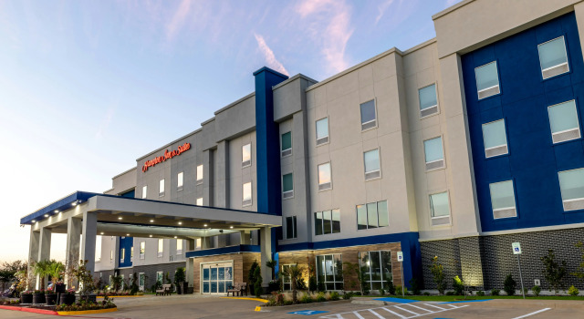 Hampton Inn & Suites Cleburne, Buchen Sie Hotel Cleburne Dallas - Fort Worth und Umgebung