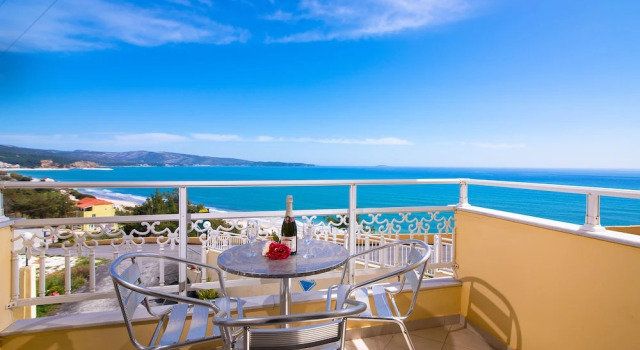 Трёхместный номер Standard с балконом и с видом на море Hotel Diamond