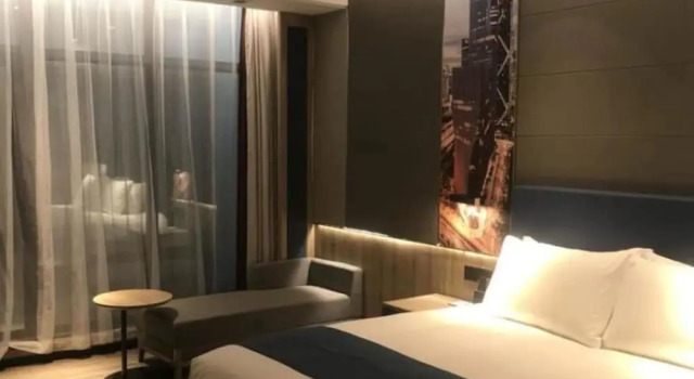 Номер Standard Naive S Hotel