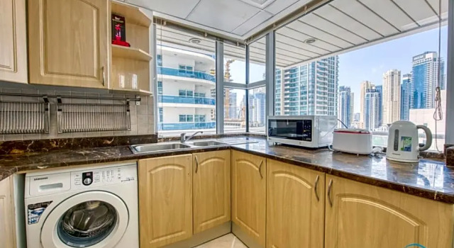 Expansive 2BR in La Riviera by Deluxe Holiday Homes, Забронировать Отель Дубай Эмират Дубай, рядом с Dubai Marina Yacht Club