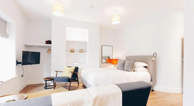 Студия South Street Apartments