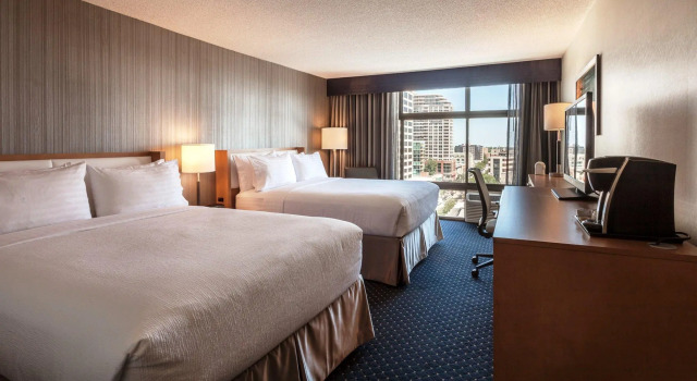 Четырёхместный номер Standard с видом на город Holiday Inn Chicago North-Evanston by IHG