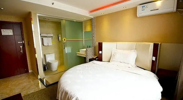 Super 8 Hotel