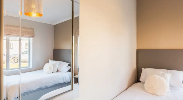 St Helens 2-bed Lodge, Sleeps 4, Pets Ok & Pool, Rezervasyon Tatil Evi Merseyside villalar, Villa