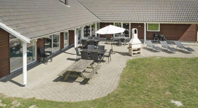 "Lottje" - 300m from the sea in Lolland, Falster and Mon, Book Hotel Hoteller i Lolland med pool, Swimmingpool