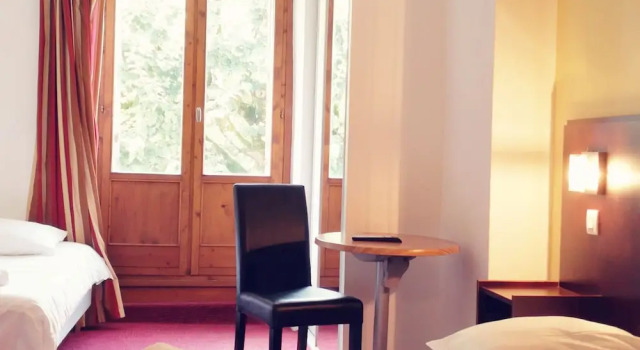 Hotel Spa les Lilas, Rezervasyon Tatil Köyü Bagneres-de-Luchon 