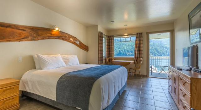 Двухместный номер Deluxe с балконом и с видом на океан Bathgate Resort and Marina