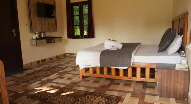Corbett Mid Forest Resort, Rezervovat Lázně / Resort Resortní hotely v Uttarakhand, Lázně / Resort