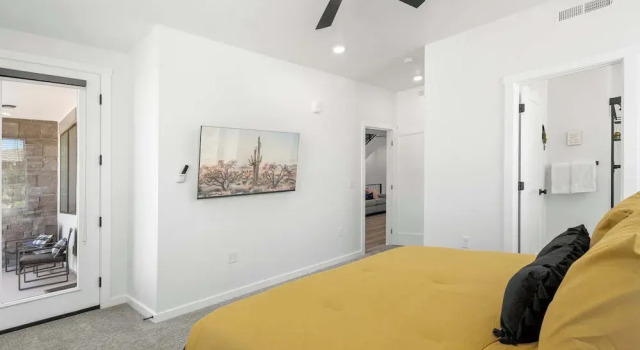 Vintage Desert 5 BDR w/ Resort Amenities