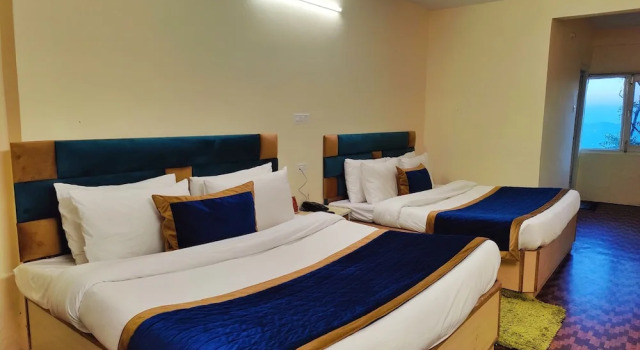 Люкс The Ashoka Inn 300mts walkable from Mall Road