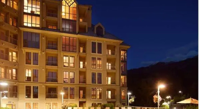 Двухместный люкс Lower Floor c 1 комнатой Pan Pacific Whistler Mountainside