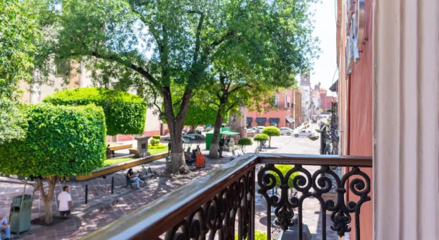 Двухместный номер Standard с балконом Hotel Madero