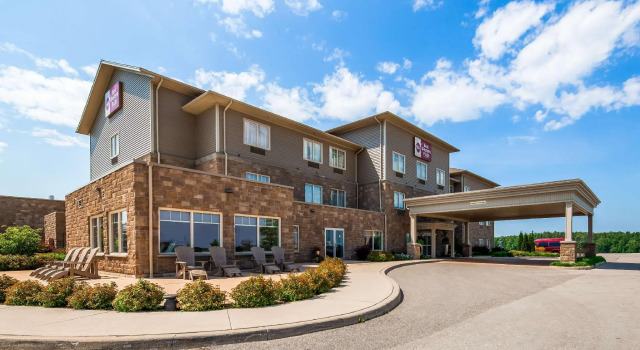 Кровать в общем номере Best Western Plus Walkerton Hotel & Conference Centre