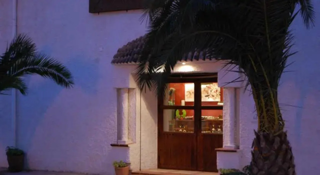 Hotel Rural Zahara De Los Olivos, Book Hotel Torres de Albanchez Andalusien