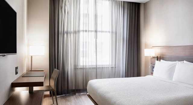 Двухместный номер Standard AC Hotel by Marriott New Orleans French Quarter