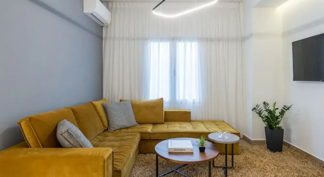 De Minimis - a Chic 3BR Downtown Apartment
