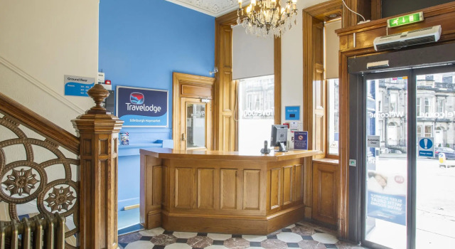 Travelodge Edinburgh Haymarket, Забронировать Отель Отели Эдинбурга 3 звезды, рядом с Vietnam House Art Gallery, 3*