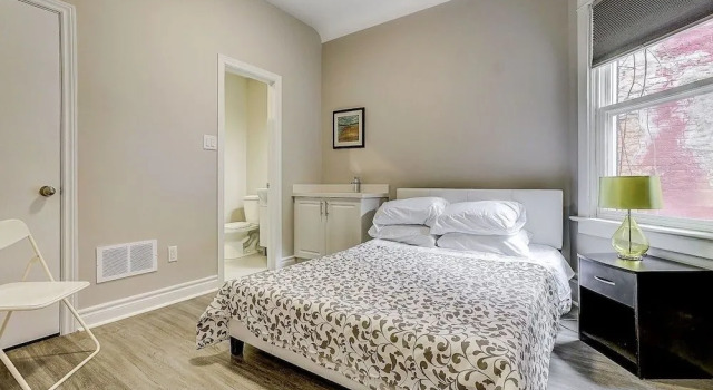 Elevate Rooms near Allan Gardens, Varaa Hotelli Toronto 