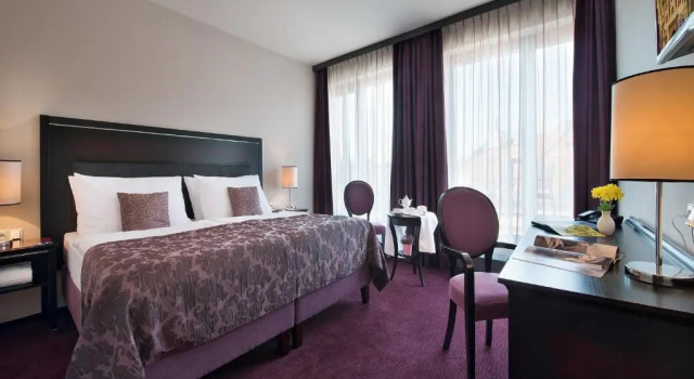 Standardní Dvoulůžkový s manželskou postelí pokoj Embassy Prague Hotel