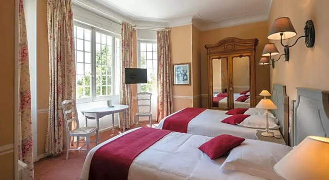 Номер Standard Demeures et Châteaux Hôtel LHermitage