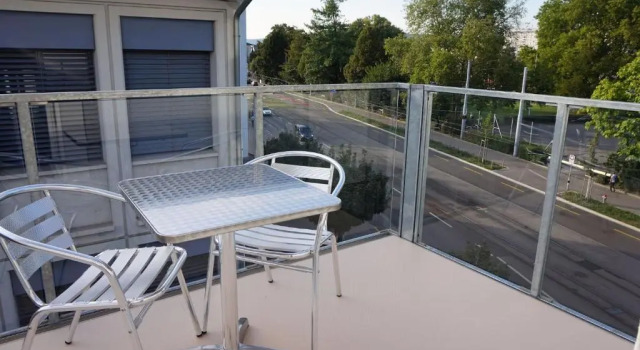 Апартаменты c 1 комнатой с балконом HITrental Altstetten Apartments