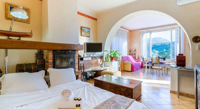 AC House With Garden and Terrace Calanques, Забронировать Отель Марсель Буш-дю-Рон