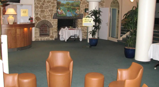 Hotel Au Week End, Book Hotel Hoteller i Cergy med parkering, Parkering